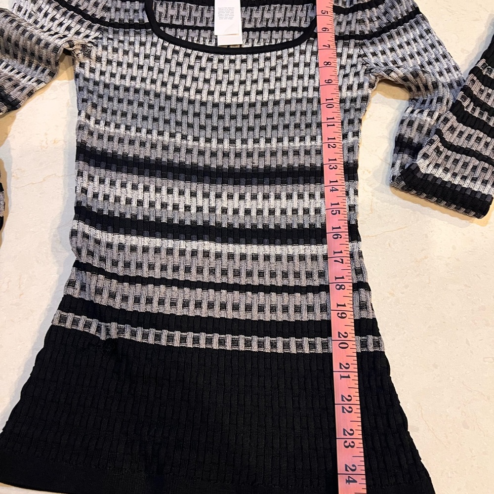NWT White House Black Market size Small women’s top - Picture 2 of 9